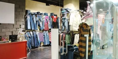 Магазин джинсовой одежды Ltb на улице Коминтерна фотография 1
