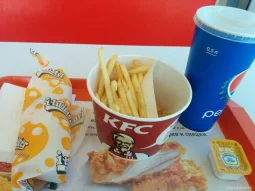 Ресторан быстрого обслуживания KFC на Деревообделочной улице фотография 2