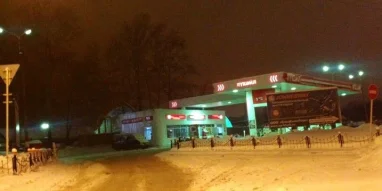 АЗС Лукойл №52008 на улице Ларина фотография 1