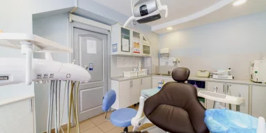 Стоматологический центр Дента Лайн на проспекте Бусыгина фотография 8