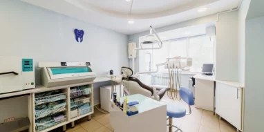Стоматологический центр Дента Лайн на проспекте Бусыгина фотография 22