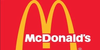 Ресторан быстрого питания McDonald’s на площади Революции 