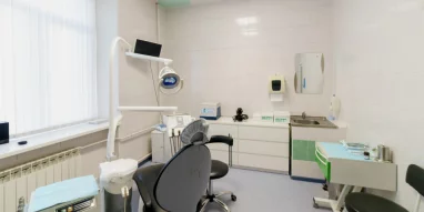 Стоматологическая клиника Имплант 52 на улице Страж Революции фотография 6
